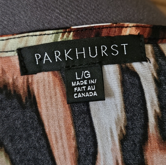 Fab fall colors sleeveless top. - Picture 8 of 10